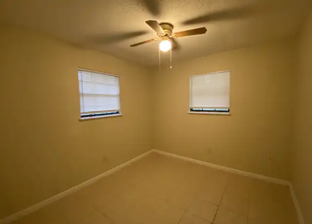 Property at 986 N 20th St, Defuniak Springs, FL, 32433, 2 beds, 1 bath, [object Object]