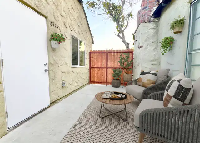 Property at 6719 Beverly Blvd, Los Angeles, CA, 90036, 0 beds, 1 bath, [object Object]