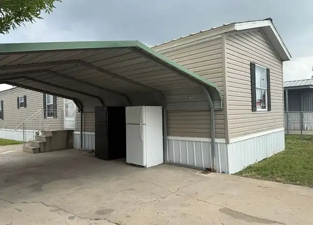 Property at 2608 N Dahlia St, Pharr, TX, 78577, 3 beds, 2 baths, [object Object]