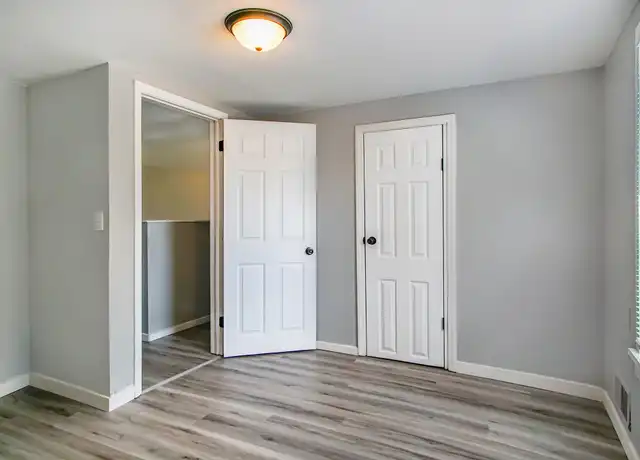 Property at 911 S Laurel St Unit A-1, Mishawaka, IN, 46544, 3 beds, 1 bath, [object Object]
