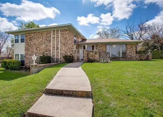 Property at 1301 Cliff Ct, Fort Worth, TX, 76134, 3 beds, 2.5 baths, [object Object]