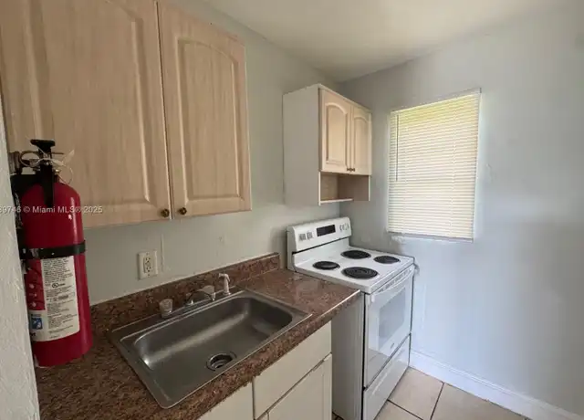 Property at 405 NW 5th St Unit 2, Pompano Beach, FL, 33060, 2 beds, 1 bath, [object Object]