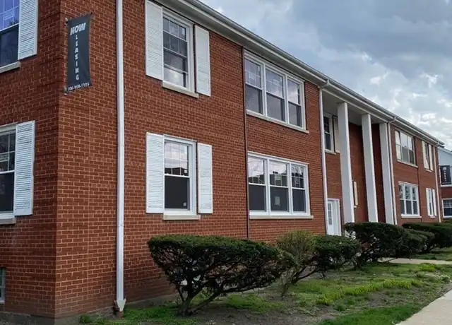Property at 11029 S Artesian Ave Unit 5 2W, Chicago, IL, 60655, 2 beds, 1 bath, [object Object]