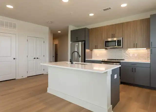 Property at Ellison Mallard Creek - 930 W Mallard Creek Church Rd, Charlotte, NC, 28262, 1-3 bed, 1-2.5 bath, [object Object]