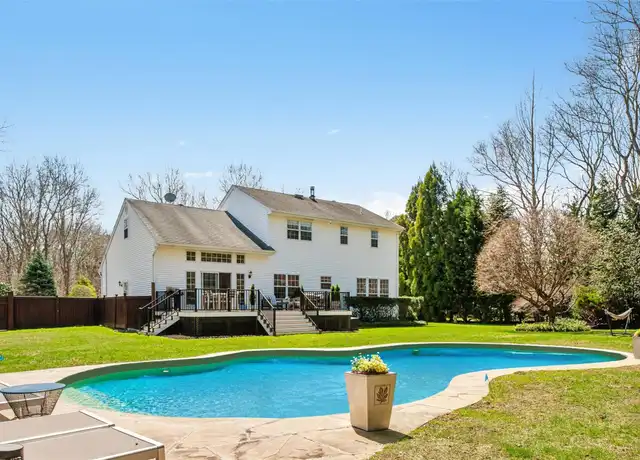Property at 39 Hollow Ln, Westhampton, NY, 11977, 5 beds, 3.5 baths, [object Object]