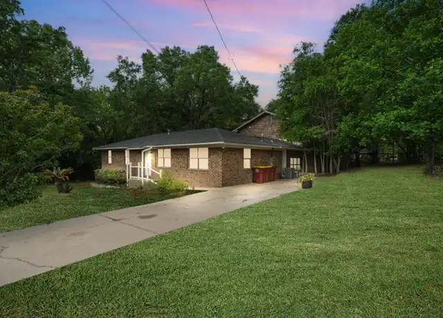 Property at 255 Brackin St Unit B, Crestview, FL, 32539, 2 beds, 1.5 baths, [object Object]