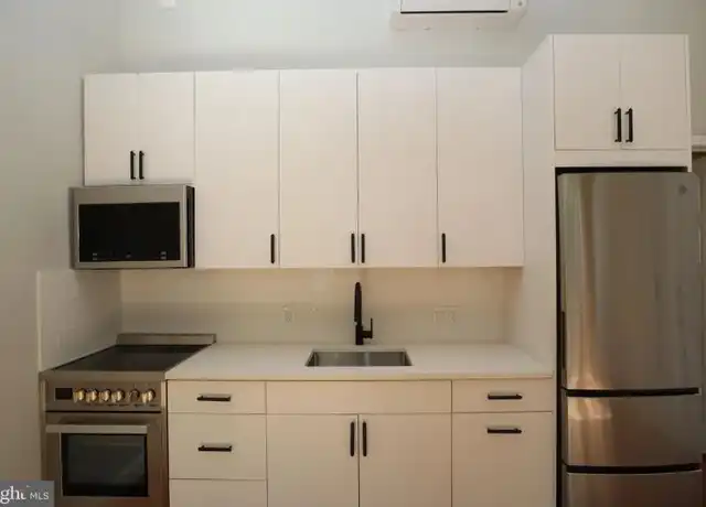 Property at 1919 Green St Unit B, Philadelphia, PA, 19130, 1 bed, 1 bath, [object Object]