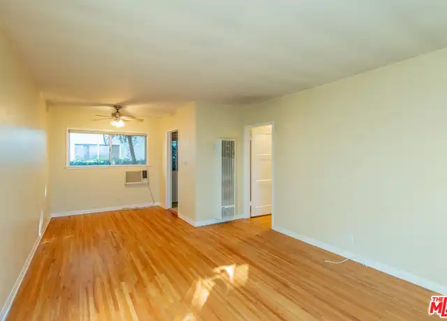 Property at 14942 Dickens St, Sherman Oaks, CA, 91403, 1 bed, 1 bath, [object Object]