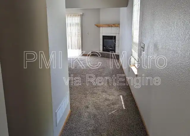 Property at 530 NE Churchill St, Lee's Summit, MO, 64086, 3 beds, 1.5 baths, [object Object]