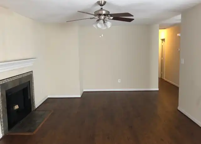 Property at 49 Apollo Dr, Hampton, VA, 23669, 3 beds, 2 baths, [object Object]
