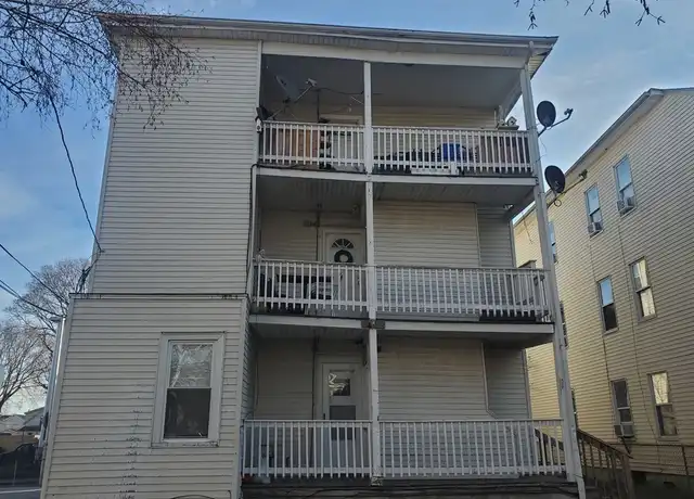 Property at 25 Hacker St Unit 2, Worcester, MA, 01603, 3 beds, 1 bath, [object Object]