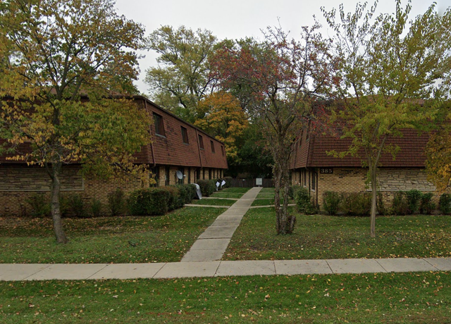 Photo of 385 N Wood Dale Rd Unit ROAD4, Wood Dale, IL 60191
