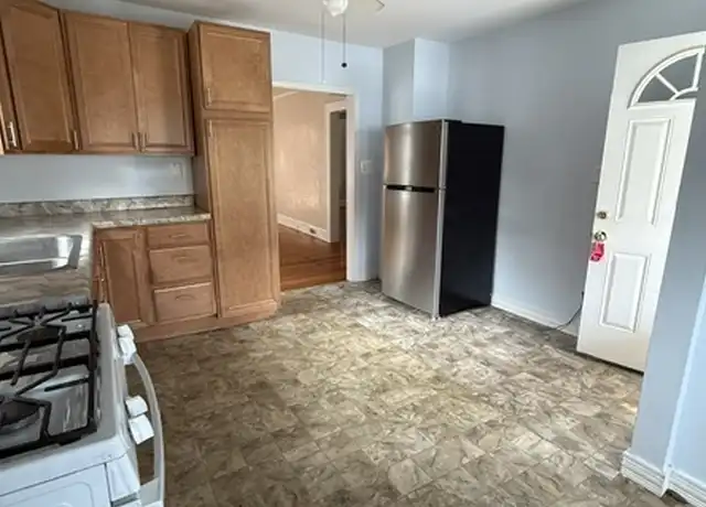 Property at 593 Plank Rd, Waterbury, CT, 06705, 3 beds, 1 bath, [object Object]