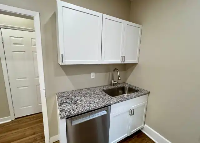 Property at 502 William St Unit 3, Omaha, NE, 68108, 3 beds, 1 bath, [object Object]