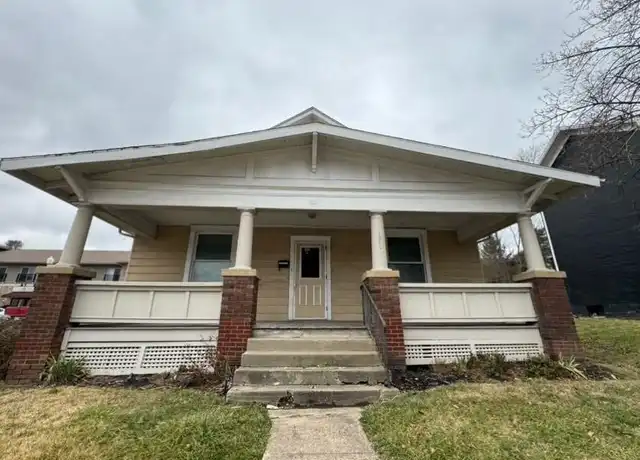 Property at 171 W Main St, New Concord, OH, 43762, 3 beds, 1 bath, [object Object]