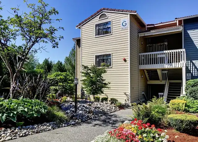 Property at 2000 Lake Washington Apartments - 1300 N 20th St, Renton, WA, 98056, 1-2 bed, 1-2 bath, [object Object]