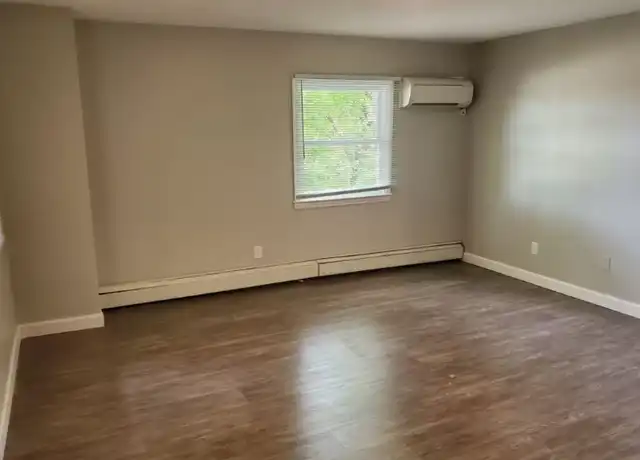 Property at 3567 Kimberly Downs Rd Unit 10, Davenport, IA, 52807, 2 beds, 1 bath, [object Object]