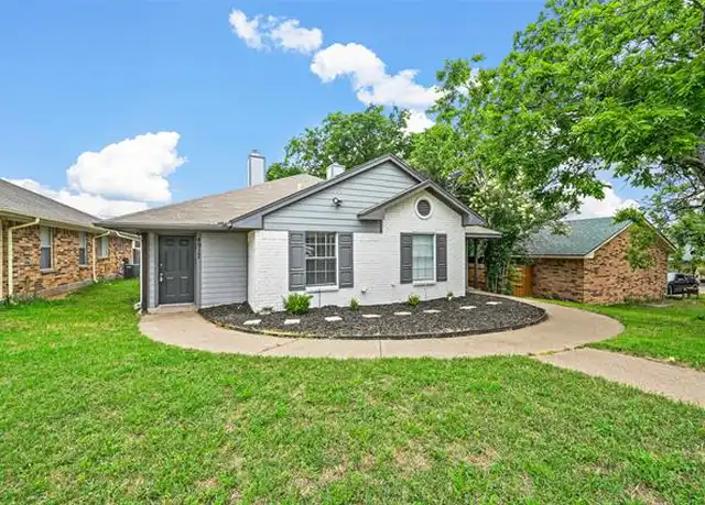 Property at 4917 Geddes Ave, Fort Worth, TX, 76107, 2 beds, 1.5 baths, [object Object]