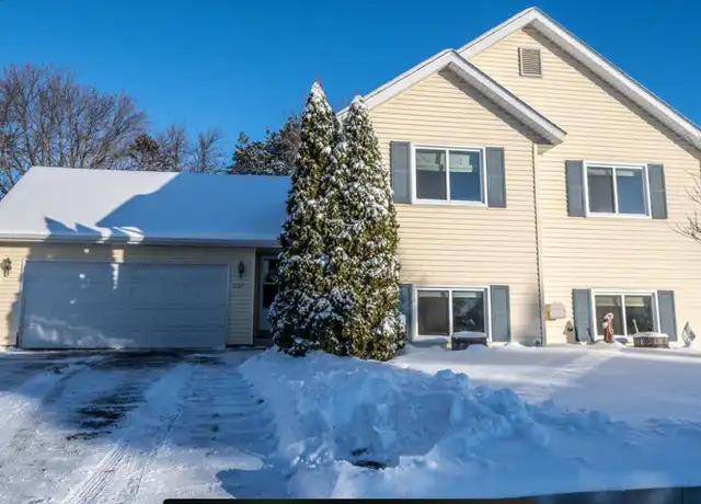 Property at 1117 Peterson Dr, Northfield, MN, 55057, 5 beds, 2 baths, [object Object]