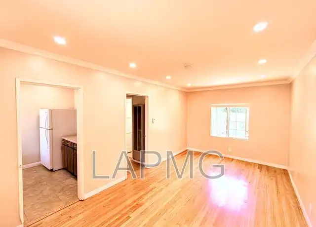 Property at 11633 Burbank Blvd, North Hollywood, CA, 91601, 1 bed, 1 bath, [object Object]