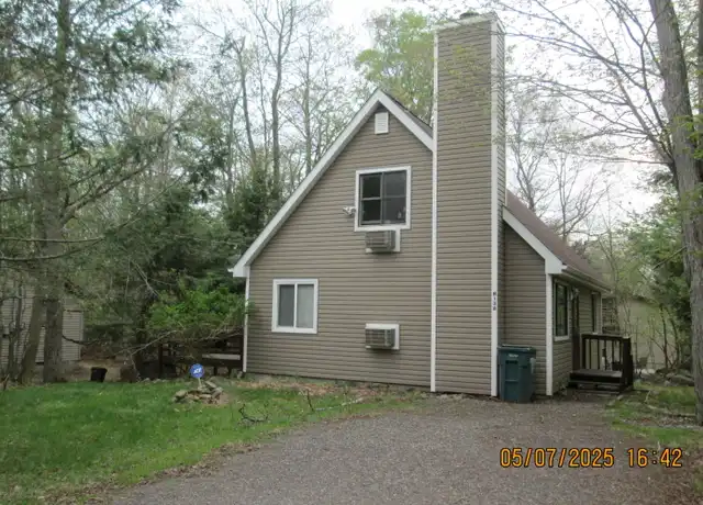 Property at 7176 Robinwood Dr, Tobyhanna, PA, 18466, 4 beds, 2 baths, [object Object]
