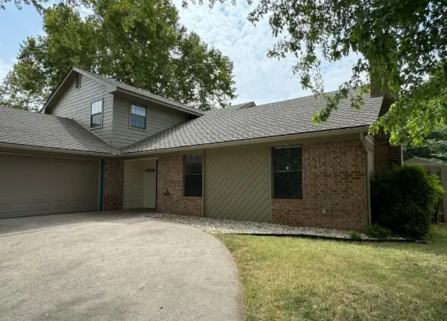 Property at 2306 NE Garden Ln, Lawton, OK, 73507, 4 beds, 2 baths, [object Object]