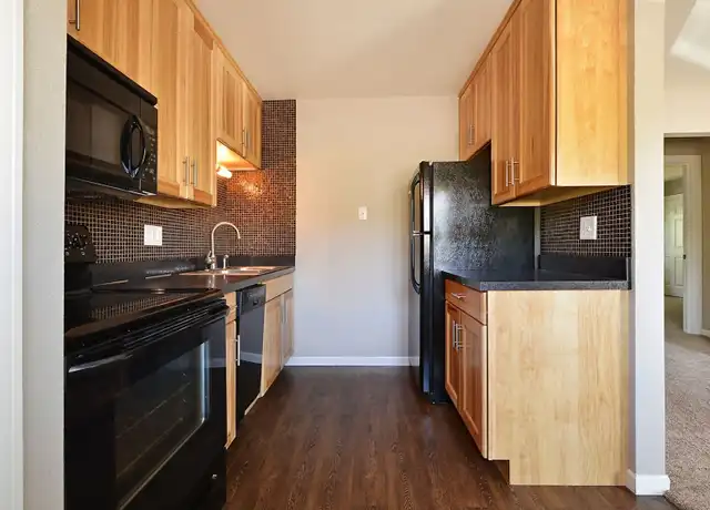 Property at 1515 12th St NW Unit 2, Minot, ND, 58703, 2 beds, 1 bath, [object Object]