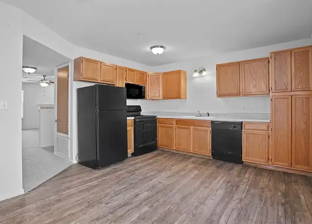Property at Persimmon Square Apartments - 12113 Heritage Park Rd, Oklahoma City, OK, 73120, 1-2 bed, 1-1.5 bath, [object Object]