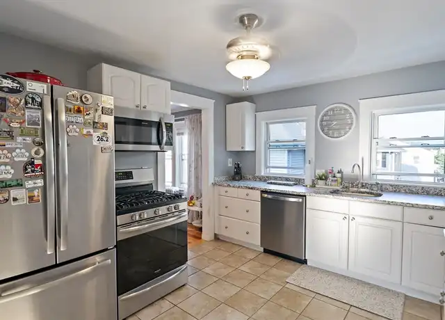 Property at 929-931 Sea St Unit 929, Quincy, MA, 02169, 3 beds, 1 bath, [object Object]