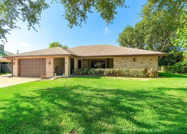 Property at 61 W Rubber Tree Dr, Lake Worth, FL, 33467, 3 beds, 2 baths, [object Object]