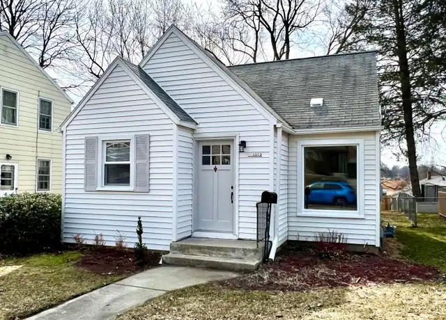 Property at 1012 Dorroll St NE, Grand Rapids, MI, 49505, 3 beds, 1 bath, [object Object]