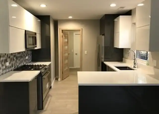 Property at 805 Blackhawk Ln, Riverwoods, IL, 60015, 3 beds, 3 baths, [object Object]