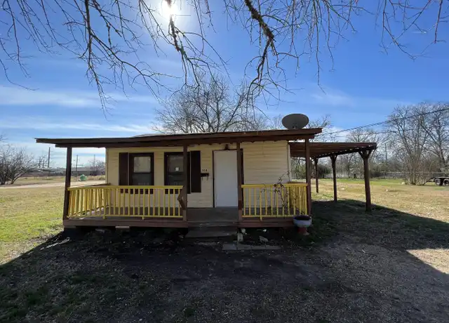 Property at 514 Ruddy St, Lockhart, TX, 78644, 3 beds, 1 bath, [object Object]