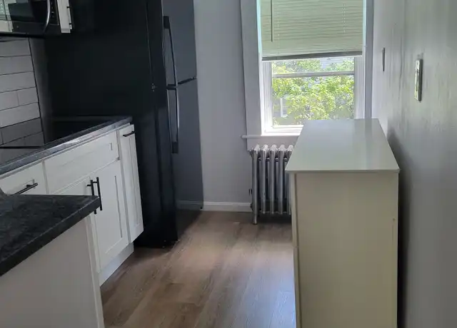 Property at 22 Fruit St Unit 2B, Taunton, MA, 02780, 1 bed, 1 bath, [object Object]