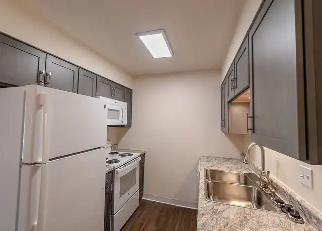 Property at Rosewood Village - 2072 E Bennett St, Springfield, MO, 65804, 1-2 bed, 1 bath, [object Object]
