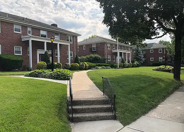 Property at East Gate at Ridgewood - 500 E Ridgewood Ave, Ridgewood, NJ, 07450, 1 bed, 1 bath, [object Object]