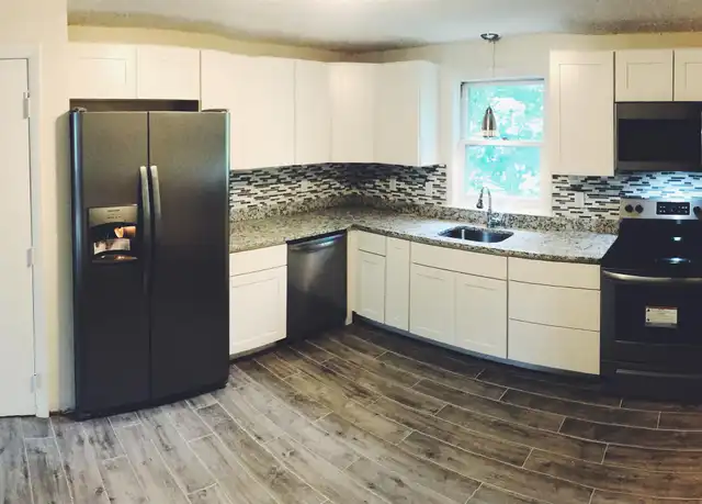 Property at 2 Atlantic Ave Unit 1, Dover, NH, 03820, 2 beds, 1 bath, [object Object]