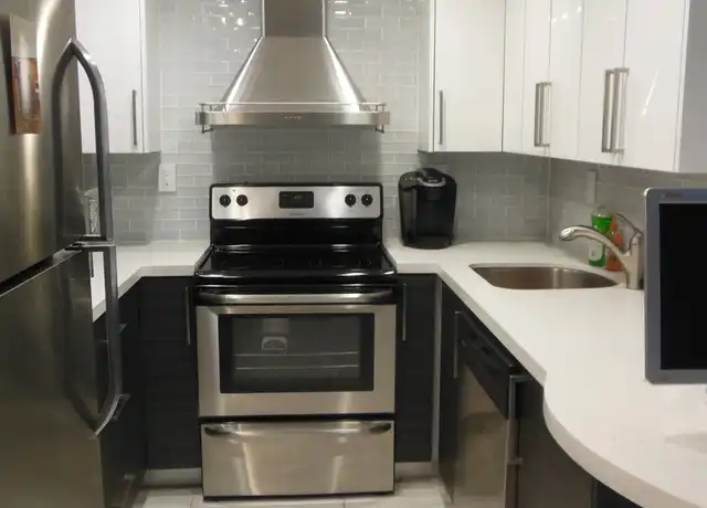 Property at 744 Executive Center Dr #13, West Palm Beach, FL, 33401, 2 beds, 2 baths, [object Object]