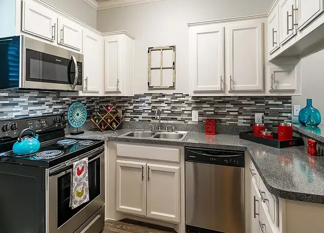 Photo of 2129 Holly Oaks Ln, Weatherford, TX 76087