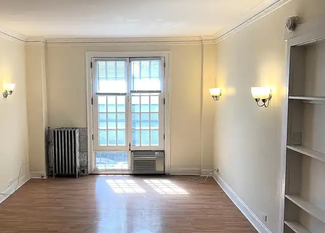 Property at 825 Main St, Evanston, IL, 60202, 0 beds, 1 bath, [object Object]