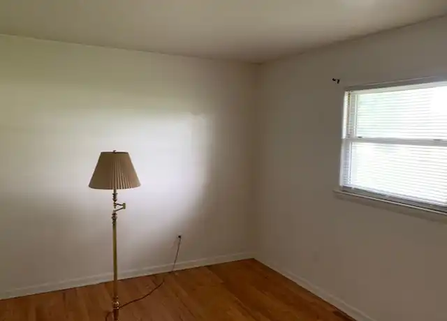 Property at 526 N Main St, Springboro, OH, 45066, 2 beds, 1 bath, [object Object]