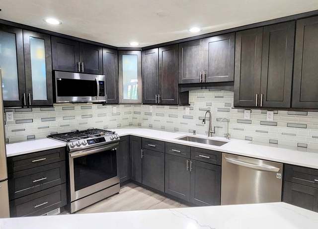 Photo of 237 South St #43, Shrewsbury, MA 01545