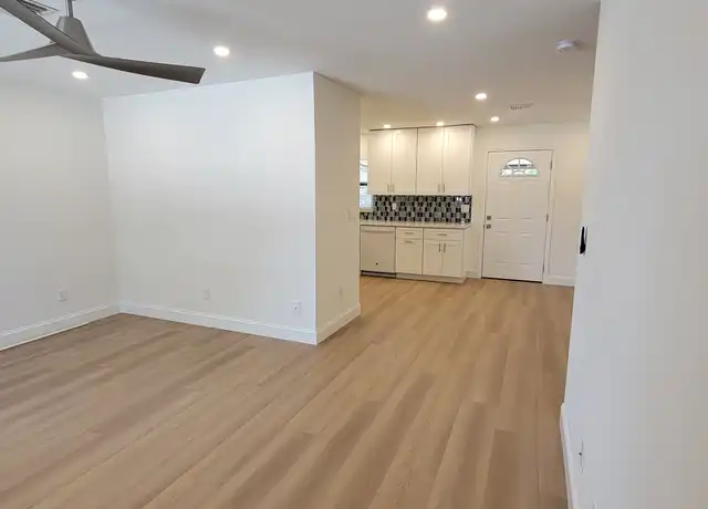 Property at 10254 Pennsylvania Ave, Bonita Springs, FL, 34135, 2 beds, 1 bath, [object Object]