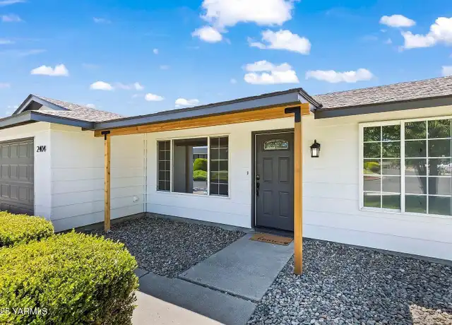 Property at 2404 Lila Ave, Yakima, WA, 98902, 3 beds, 2 baths, [object Object]
