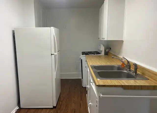 Property at 201 Elyria St Unit 2b, Lodi, OH, 44254, 1 bed, 1 bath, [object Object]