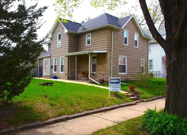 Property at 1126 1st St SW Unit B, Cedar Rapids, IA, 52404, 2 beds, 1 bath, [object Object]