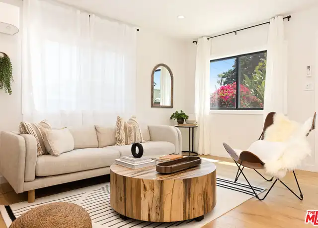 Property at 17 Sunset Ave Unit 1, Venice, CA, 90291, 2 beds, 1 bath, [object Object]