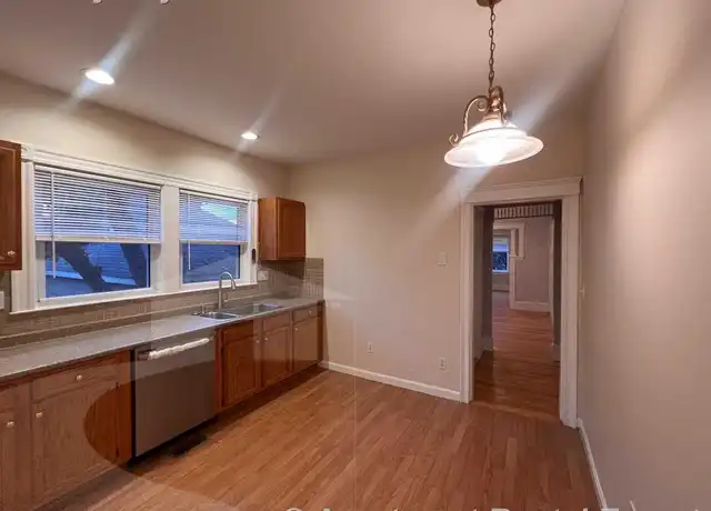 Property at 110 W Quincy St Unit 1, Somerville, MA, 02144, 2 beds, 1 bath, [object Object]