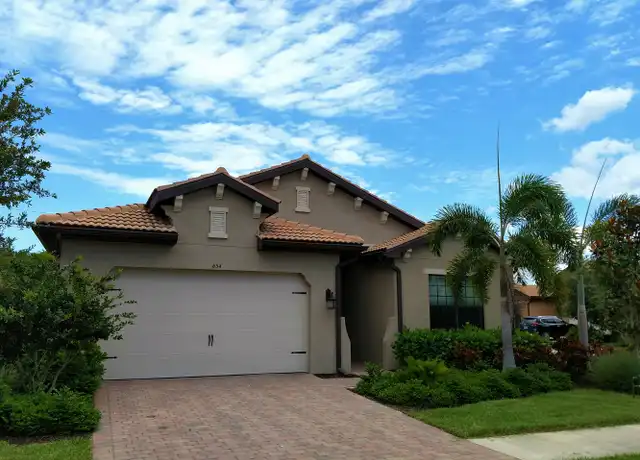 Property at 654 Resolute St, Nokomis, FL, 34275, 3 beds, 2 baths, [object Object]