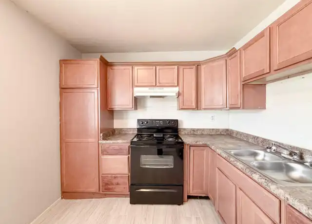 Property at 15605 N 29th St Unit 8, Phoenix, AZ, 85032, 2 beds, 1 bath, [object Object]